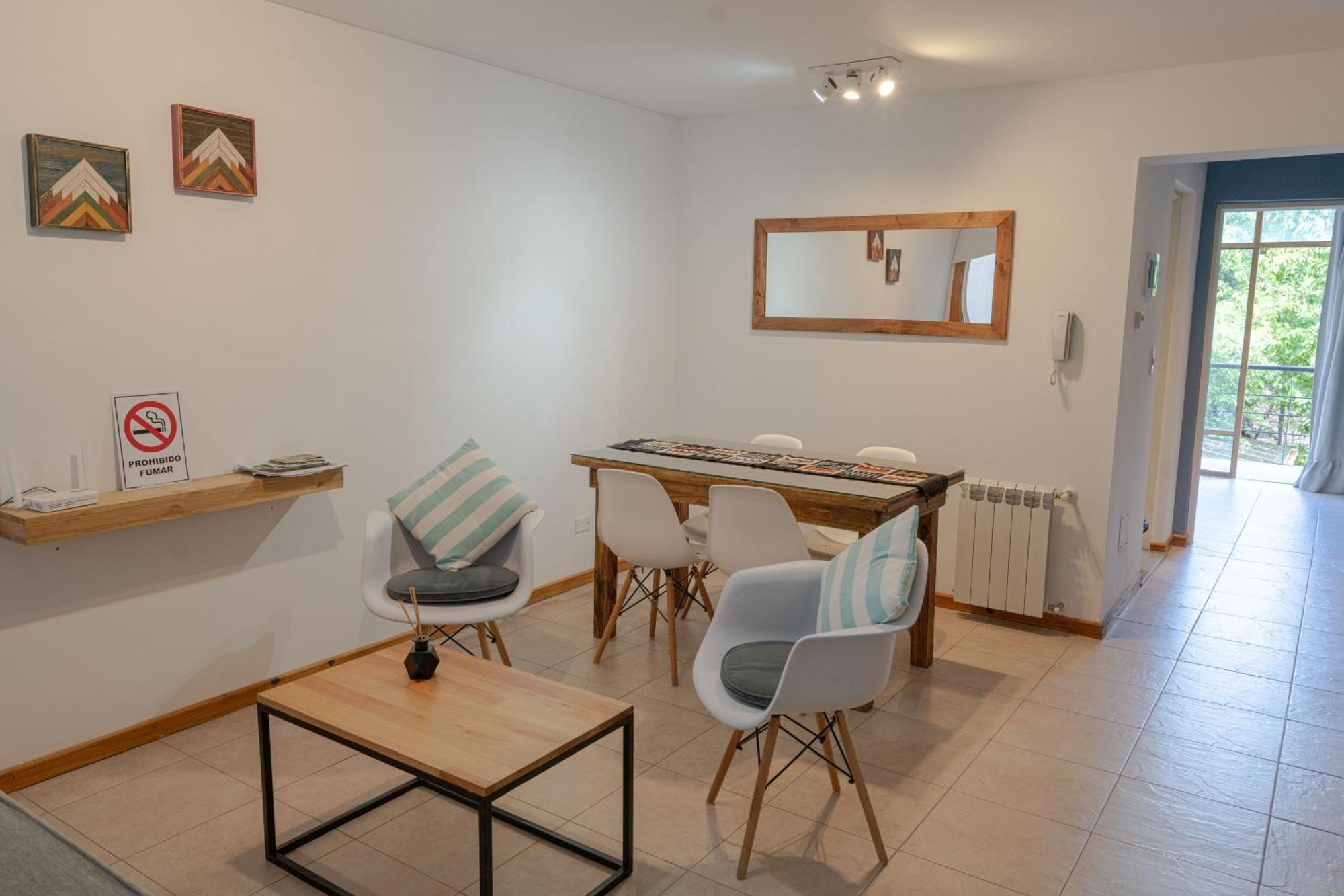 Moderno Departamento Centrico En San Martin De Los Andes - Habitatsma Kültér fotó